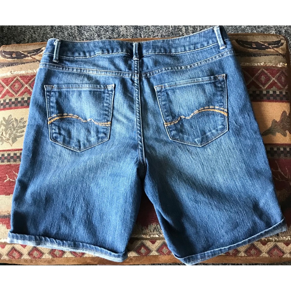 Sonoma Goods for Life Womens Bermuda Denim Shorts Medium Wash Blue Size 8 - Picture 3 of 3